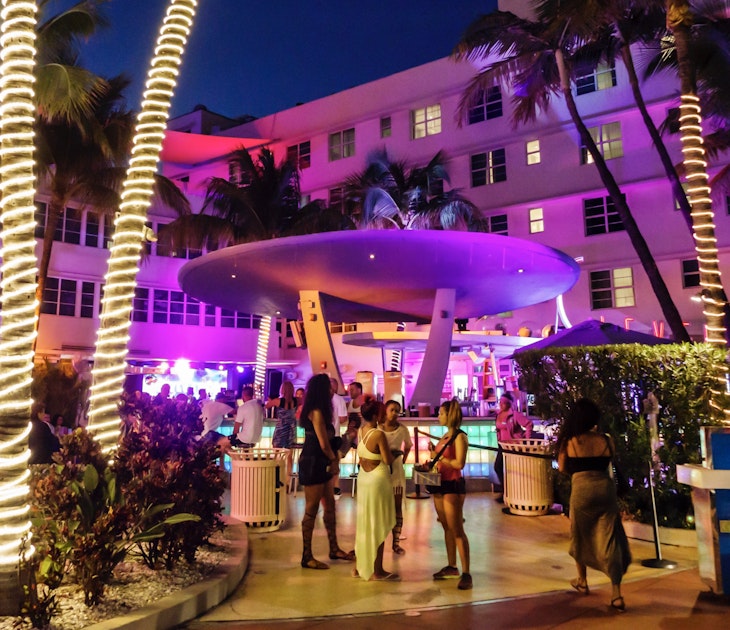 Florida, Miami Beach, Art Deco District, Ocean Drive, Clevelander, hotel, night, nightlife, restaurant,
578071358
Florida, Art Deco District, Clevelander